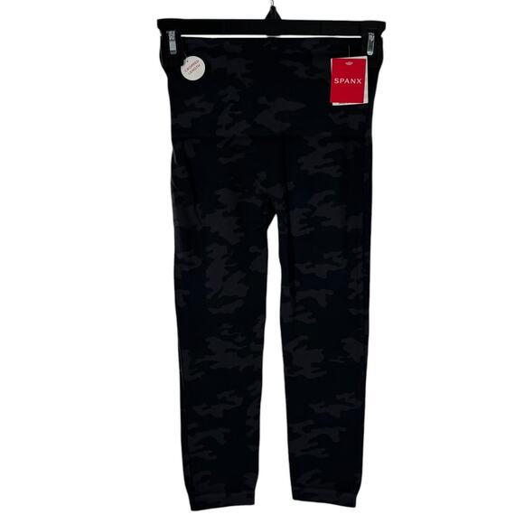 Spanx Black Camo Cropped Lamn Seamless Leggings - Picture 2 of 9